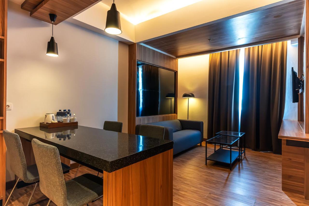 Fox Hotel Jayapura Exterior photo